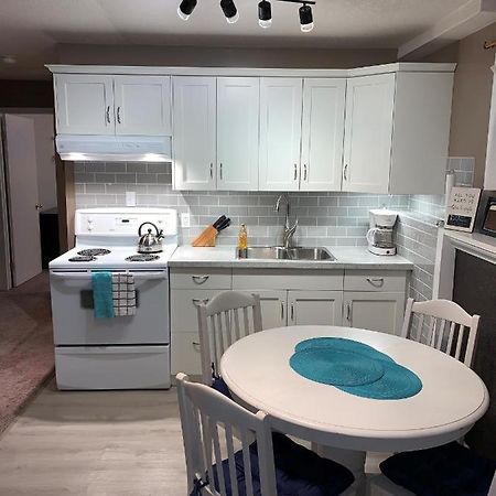 Newly Renovated Basement Suite! Lethbridge Kültér fotó