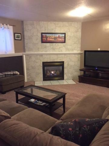 Newly Renovated Basement Suite! Lethbridge Kültér fotó